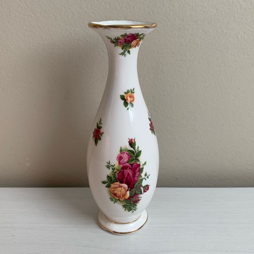 Vintage 1962 Royal Albert Bone China England Old Country Roses Small Vase